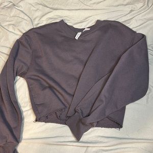 Cropped crewneck